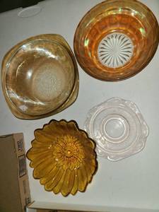 lot 1162 image: 4 Pcs. OrangePink Dinnerware