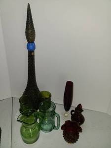 lot 1163 image: Green. Red. Glass Dishes