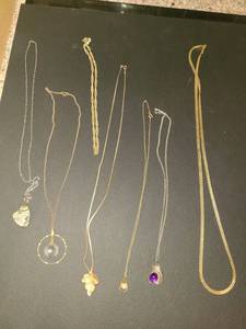 lot 1503 image: Necklaces. Costume Jewelry 7 pcs.