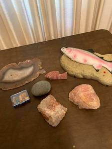 lot 2041 image: Assorted rocks in a fishbowl hanging