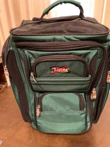 lot 2067 image: Soft luggage 18 x 17