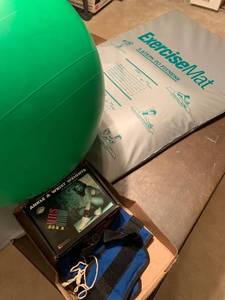 lot 2071 image: Exercise items