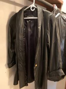 lot 2075 image: Wilsons leather coat medium