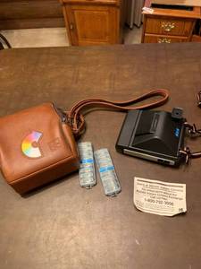 lot 2099 image: Kodak instant camera
