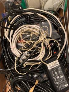 lot 2104 image: Assorted cords and mice