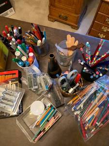 lot 2111 image: Miscellaneous office supplies