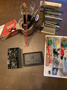 lot 2112 image: Miscellaneous office supplies