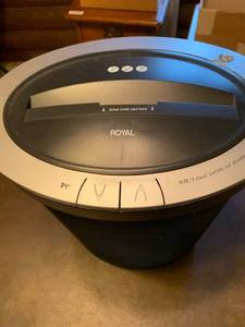 lot 2119 image: Paper shredder