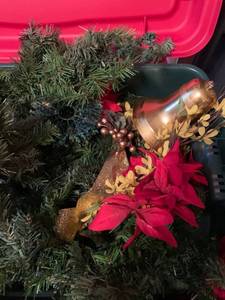 lot 2126 image: Christmas garland greenery and a small Christmas tree and decor