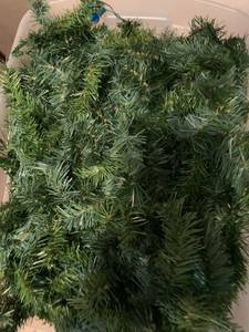 lot 2128 image: Christmas garland