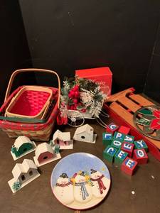 lot 2133 image: Christmas decor