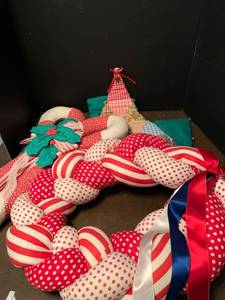 lot 2144 image: Cloth Christmas decor
