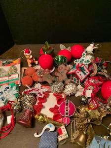 lot 2152 image: Christmas ornaments