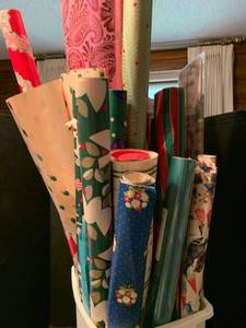lot 2158 image: Assorted Christmas wrap