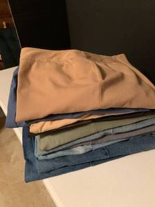 lot 2165 image: Assorted pants and jeans size 14 16 and 18