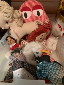 lot 2177 image: Stuffed animals and toys