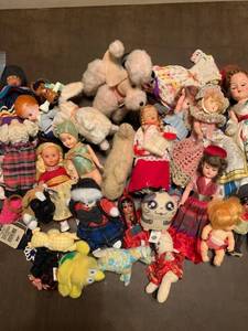 lot 2188 image: Small dolls and stuffed toys