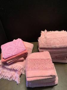 lot 2193 image: pink bath towels hand towels and wash cloths