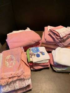 lot 2194 image: Bath towels hand towels and washcloths
