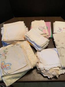 lot 2199 image: Kitchen towels napkins table runners and table cloths