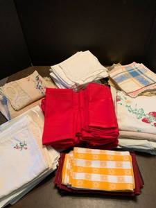 lot 2200 image: Kitchen towels table cloths and napkins