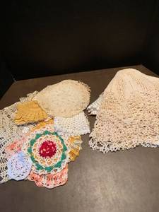 lot 2206 image: Doilies and placemats