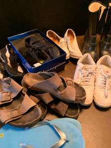 lot 2217 image: Women shoes size 8 12 and nine