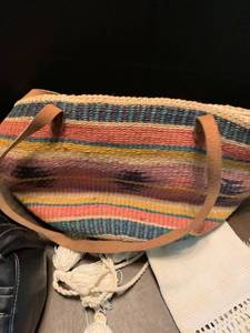 lot 2225 image: Women�s purses