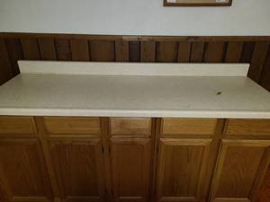 lot 3033 image: Cabinets with counter top 36 x 73 x 25