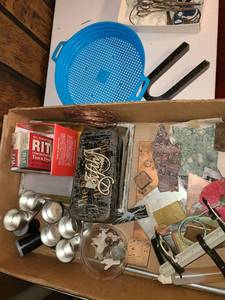 lot 3099 image: Art Supplies. Miscellaneous Rocks, Granite, Paint Holders, Dye and other items