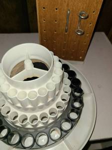 lot 3100 image: Artist Supplies. PencilPensBrushes, Lazy Susan Holder and Small Table Top Peg Board