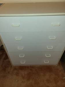 lot 3309 image: Chest of Drawers. 5 Drawers. 36 x 31