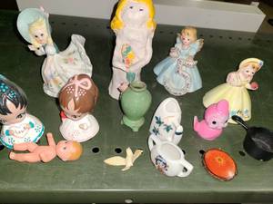 lot 3414 image: 14 pcs. of Various Figurines