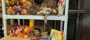 lot 3449 image: Fall Decorations