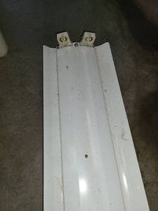 lot 4015 image: Shop Light. 4ft. long