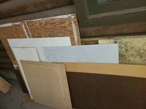 lot 4027 image: Scrap Wood ...even has an old door in the Mix It measures at 80 x 36