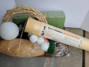 lot 4037 image: ARTS AND CRAFTS. Moss, Styrofoam Balls, Decorator Panels, Wreath Frames and other miscellaneous items