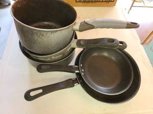 lot 4055 image: Camping Gear. 3 Pots and 2 pans