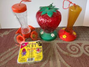lot 4071 image: Hummingbird Feeders. 3 and some wild bird feed