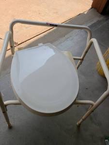 lot 4087 image: Bedside Toliet with extra Toliet Seat..Fits any size Toliet