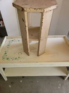 lot 4089 image: Coffee Table and Plant Stand. Table is 17 x 33 x 27 Stand is 18 x 12