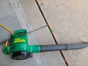 lot 4093 image: BLOWER. WEED EATER is the Brand. Works Grest