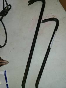 lot 4108 image: Crow Bars. 2 pcs. 24 & 18