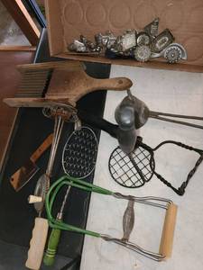 lot 4117 image: Antique Kitchen Wares