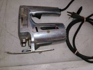 lot 4124 image: VINTAGE TOASTMASTER Sabre Jig Saw
