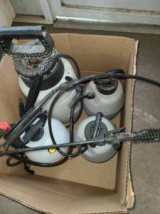 lot 5005 image: 4 Multi Purpose Sprayers