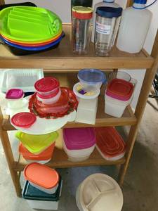 lot 5038 image: Box of Random Tupperware Plastic Containers