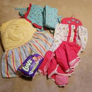 lot 2191 image: Crib bedding and diapers