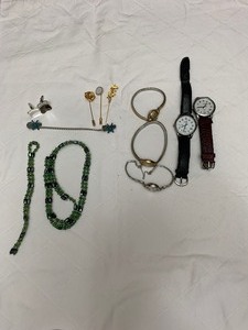 lot 1520 image: Ladies Jewelry