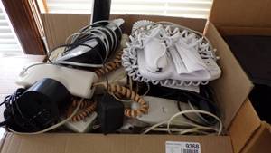 lot 9368 image: BOX OF ASST. ELECTRONICS